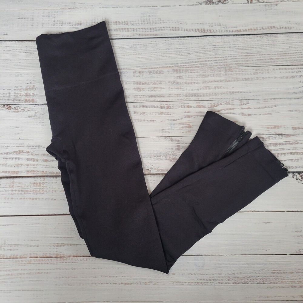 Spanx Look At Me Now Women's Seamless Side Zip Leggings Size Small Black Stretch